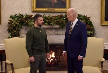 Biden a sorpresa a Kiev incontra il presidente ucraino Zelensky