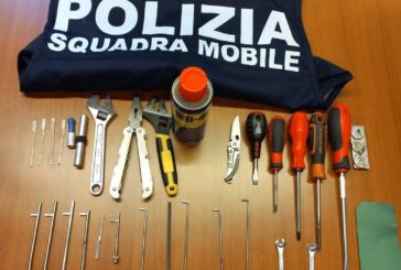 La Polizia denuncia 3 stranieri per tentato furto aggravato