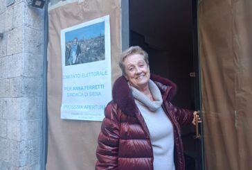 Anna Ferretti inaugura il punto d’incontro in Calzoleria