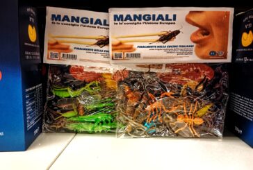 Insetti come cibo: protesta di CasaPound contro le direttive UE