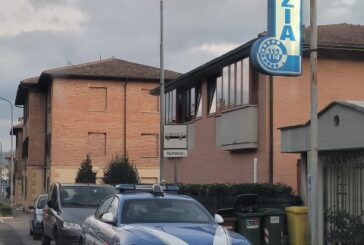Ubriaco danneggia bar e scappa, rintracciato e denunciato dalla Polizia