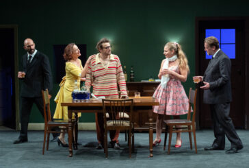 Il compleanno di Pinter: l’assurdo spacca in due il Teatro dei Rinnovati