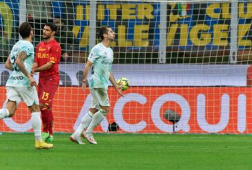 L'Inter batte 2-0 il Lecce ed è sola al secondo posto
