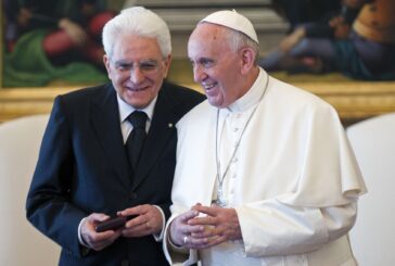 Mattarella a Papa Francesco "Auguri e riconoscenza per il suo operato"