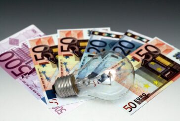 Scende il prezzo dell'elettricità, -55,3% nel secondo trimestre 2023