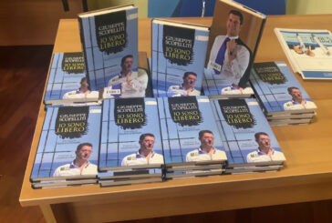Bari, Emiliano alla presentazione del libro di Scopelliti "Commovente"