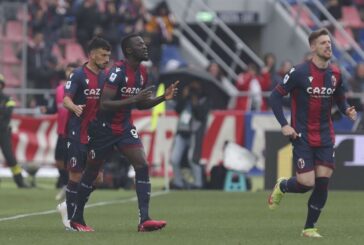 Bologna travolgente, 3-0 e sorpasso all'Udinese
