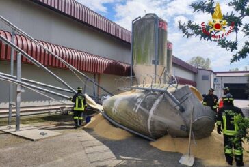 Crolla silos su auto nel forlivese, morti i tre occupanti