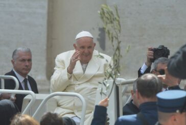 Il Papa non parteciperà alla Via Crucis, la seguirà da Santa Marta