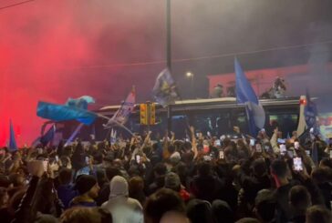 A Napoli esplode la festa, in migliaia per gli azzurri