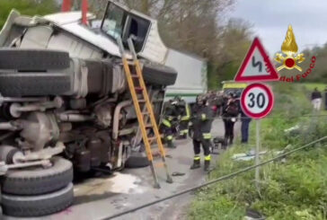 Scontro tra tir a Latina, soccorso autista bloccato nella cabina