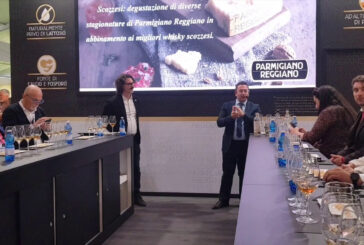 Al Vinitaly il connubio tra whisky e Parmigiano Reggiano