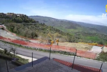 Demolizione vecchio viadotto lungo statale in provincia di Benevento