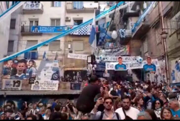 Festa scudetto a Napoli, per le vie della città si cammina a fatica