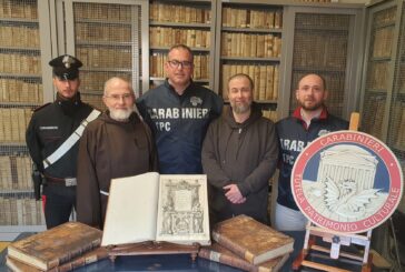 I Carabinieri restituiscono ai Frati Minori una preziosa cinquecentina finita sul mercato librario