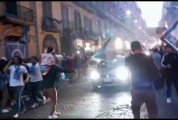 Festa scudetto a Napoli, sfilata di motorini e auto in città