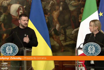 Zelensky "Abbiamo scelto la pace, ma dobbiamo lottare per difenderci"