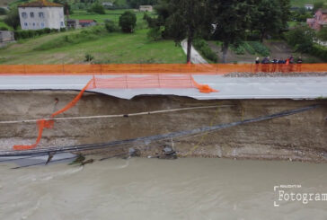 Maltempo, la piena fa crollare una strada tra Marche e Abruzzo