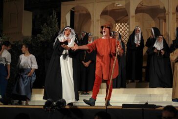 Montepulciano accoglie Moulins con la musica e con l’anteprima del Bruscello