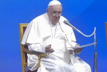 Parametri regolari per Papa Francesco, domani Angelus in privato