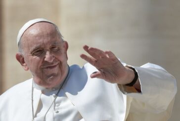 Papa Francesco "Sfida immigrazione si affronti partendo da fraternità"