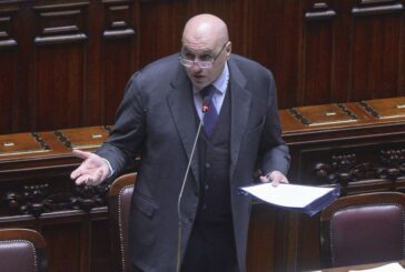 Crosetto "Italia resta con Ucraina, ogni sforzo per la diplomazia"