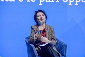 Roccella "Torniamo a rendere premiante la genitorialità"
