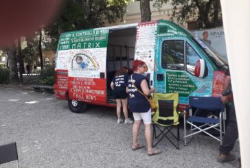 Intanto, alla Lizza… chi dissente manifesta pacificamente