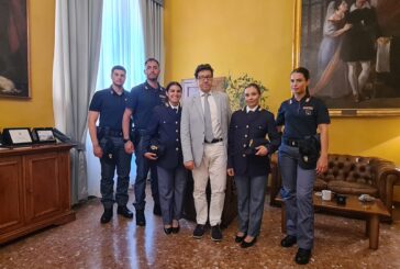5 nuovi allievi agenti della Polizia accolti dal questore