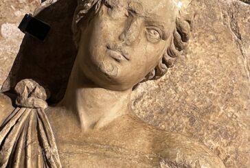 Il rilievo romano con Vittoria splenderà al Museo Archeologico Nazionale
