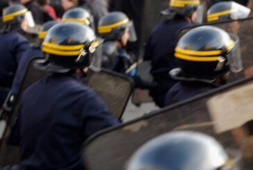 In Francia quinta notte di scontri, oltre 700 arresti