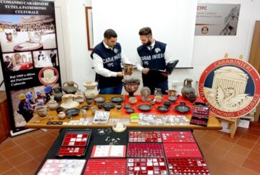 Scavi clandestini, a Caserta ingente sequestro di reperti archeologici