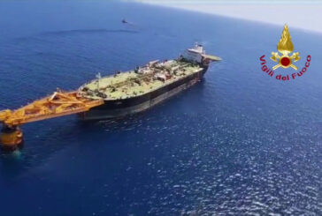 Fiamme a bordo piattaforma petrolifera al largo di Pozzallo