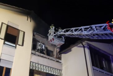 Intervento dei Vigili del fuoco per un incendio in via Gallerani