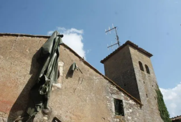 Antenna radio sul campanile della Pieve di Molli