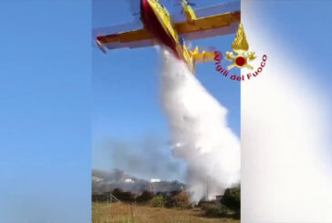 Incendio sull'isola di Vulcano, minacciate alcune abitazioni