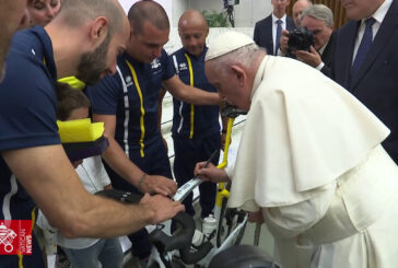 I corridori di Athletica Vaticana in udienza da Papa Francesco