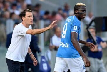 Osimhen trascina il Napoli, Frosinone battuto 3-1
