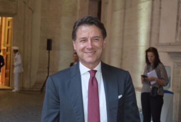 Conte "Meloni disperata, usa strumenti di distrazione di massa"
