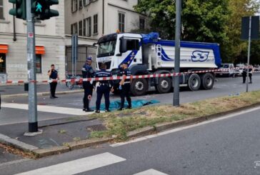 Milano, ciclista 28enne travolta da un camion in Porta Romana