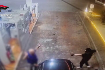 Rapina a distributore carburanti nel Napoletano, arrestati 3 giovani