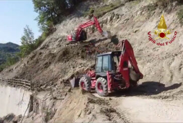 Ruspe al lavoro per il ripristino della viabilità a Rocca San Casciano