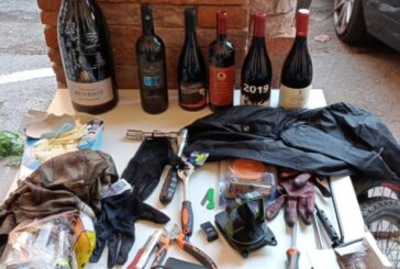 Scappano con la refurtiva ma la Polizia li blocca: denunciati due stranieri