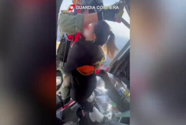 Uomo ha un malore sulla nave da crociera, soccorso con l'elicottero