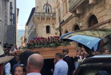 Ascoli tributa l'ultimo saluto a Carlo Mazzone