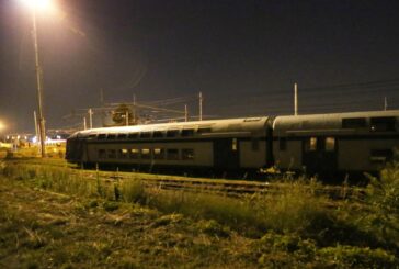 Treno travolge operai nel torinese, 5 morti