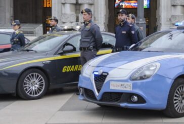 Blitz interforze nei quartieri "a rischio" di Roma e Napoli
