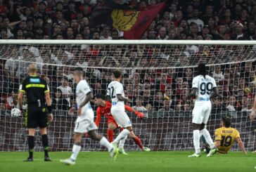 Il Napoli rimonta due gol e pareggia contro il Genoa