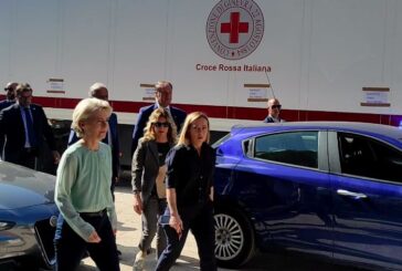 Meloni e Von der Leyen a Lampedusa. Premier "Ce la mettiamo tutta"