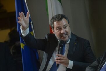 Salvini "Mandare a casa i socialisti l'unico modo per cambiare l'Europa"